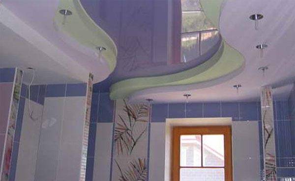 Навесной потолок в ванной комнате можно сделать самостоятельно с фото