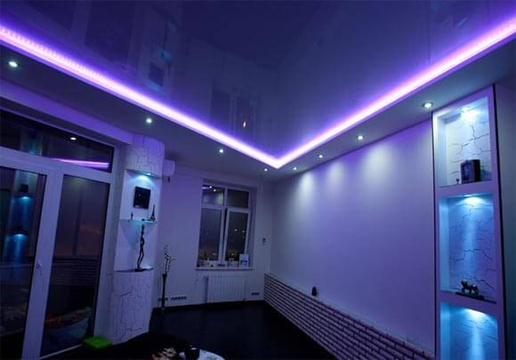 Светодиодные светильники для натяжных потолков: варианты освещения - фото