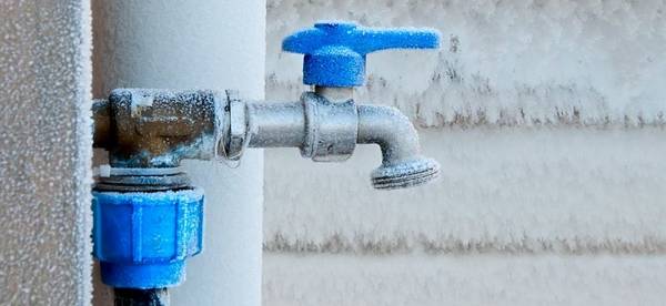 Как утеплить наружный водопровод для водоснабжения частного дома зимой - фото